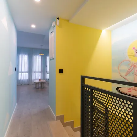 Apartment Heart With Patio , By Cazul