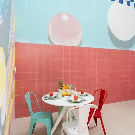 Heart With Patio , By Cazul Apartment *