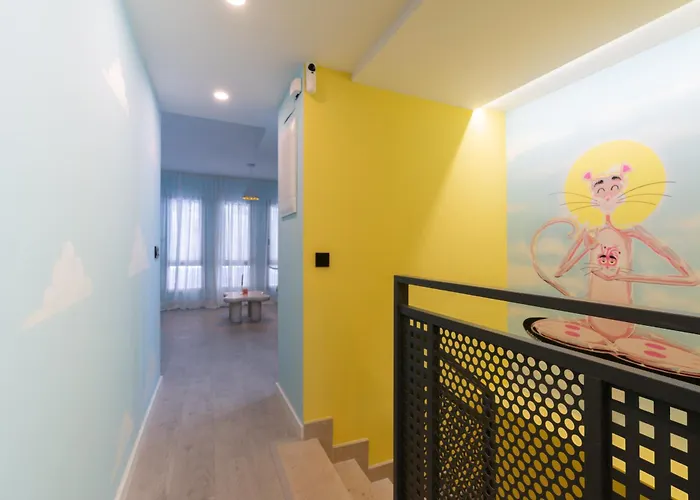 Apartment Heart With Patio , By Cazul